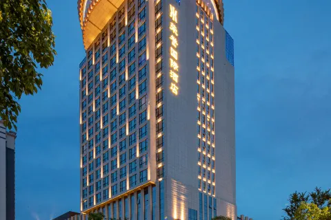 Grand Honor Hotel