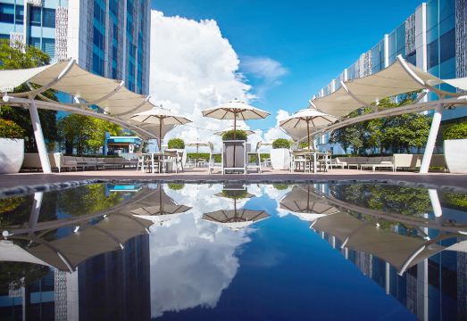 크림슨 호텔 필린베스트 시티 마닐라