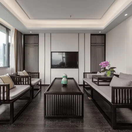 Longling Hotel