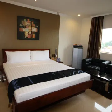 Queens Hotel Angeles City