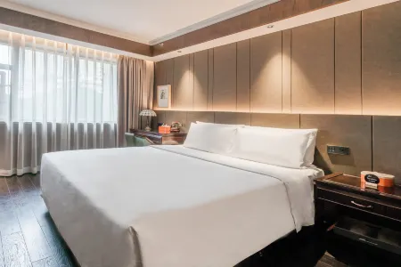 Atour Hotel (Chongqing Jiefangbei Shibati Branch) Отели рядом с достопримечательностью «Chongqing Jiaotong University Graduate Department»