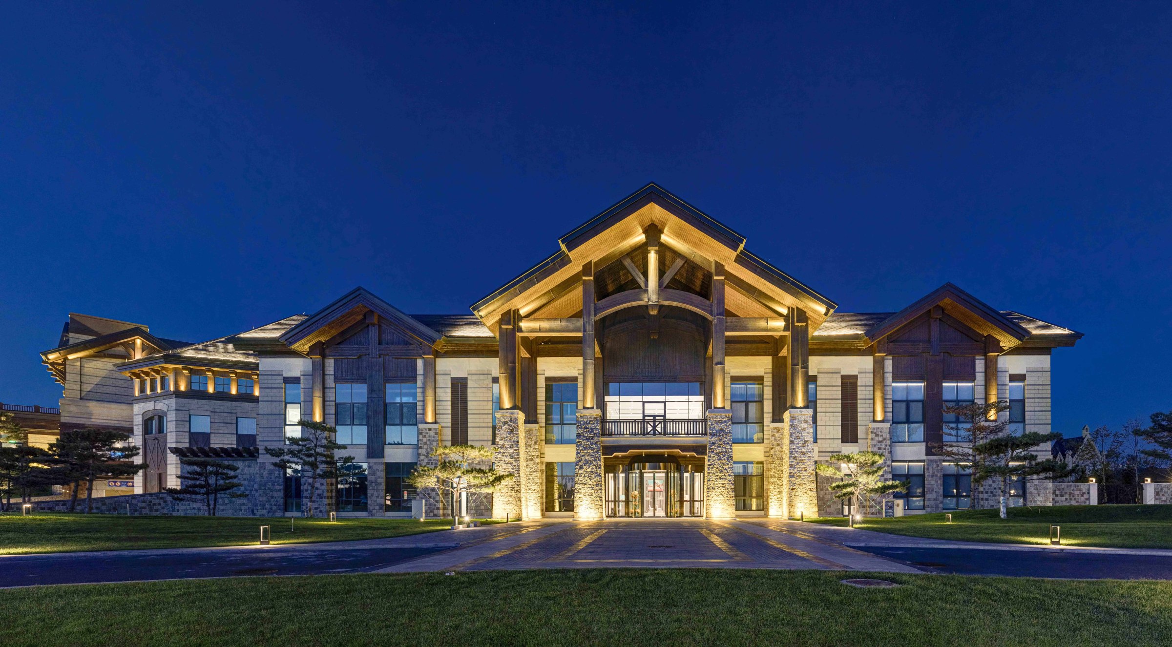 Maple Leaf Village Hot Spring Resort Отели в Харбин