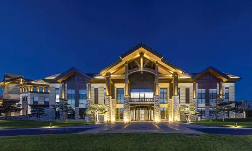 Maple Leaf Village Hot Spring Resort