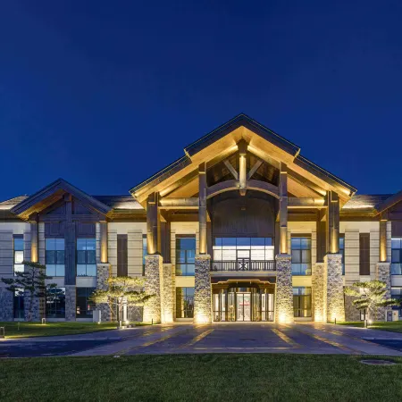 Maple Leaf Village Hot Spring Resort