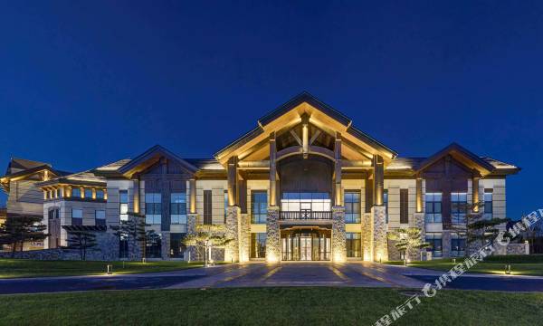 Maple Leaf Village Hot Spring Resort