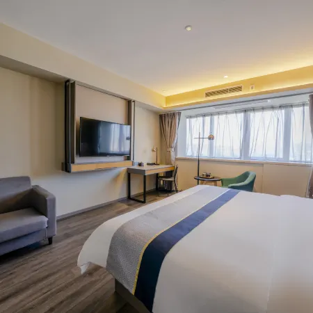 Homeinn Selected Hotel (Shanghai Baoshan Changlin Road Tonghe Xincun Subway Station) Отели рядом с достопримечательностью «Шанхай коммуникейшенс Политекник»