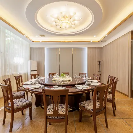 Southeast Huadu Hot Spring Hotel