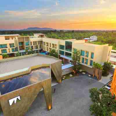 The Signature Hotel Airport Hotel Exterior