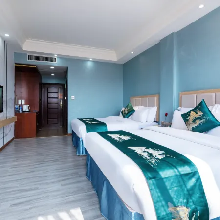 Longhu Island Hotel (Deqing Longmu Street)