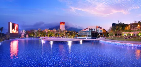 the Palm Beach Hotel Отели рядом с достопримечательностью «Xiamen University - Jiahe College»