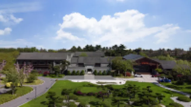 โรงแรมเหออี้ พื้นที่ทะเลสาบสเลนเดอร์เวสต์ วิทยาลัยแพทย์แห่งชาติ หยางโจว