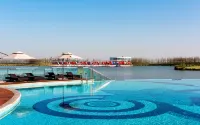 TAI LAKE DREAMLOHAS VILLA RESORT - Infinity Pools