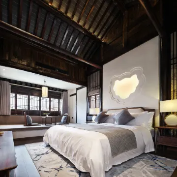 Ancient Jiangnan Charm  Century-old Heritage Art Boutique Homestay