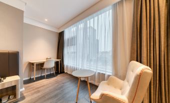 HanTing Hotel (Ningbo Nanbu Business District Luomeng Universal Park)