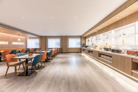 HanTing Hotel (Lianyungang Haizhou Ancient City) Отели рядом с достопримечательностью «Peach Blossom Gully Scenic Area»