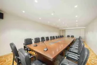 Starway Hotel (Songyuan Guoerluosi Road store) فنادق في سونغ يوان