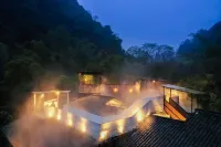 Yinxin Valley Net Red Travel Photography and Hot Spring Resort (Yulong River Scenic Area Store)