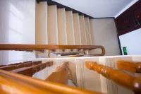 Longling Hongyan Hotel Hotels in Longling