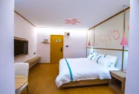 Yunzhishang Hotel Hotels in Lianghe