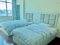 Hongcheng Hotel (Jianshui Ancient City Small Train Store)