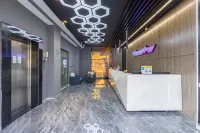 ViewKing e-sports hotel (Fengzhuang subway station shop, National Exhibition Center) Отели в г. Шанхай