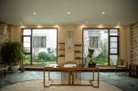 Dajiang Yingxue Hotel - Airport Shuttle