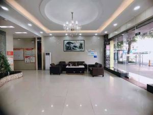 Dongxing Hotel