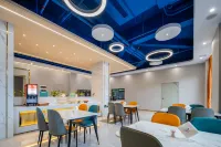 Qianmei Caca Anime Hotel (Longnan Sport Center) - พร้อมอาหารเช้า