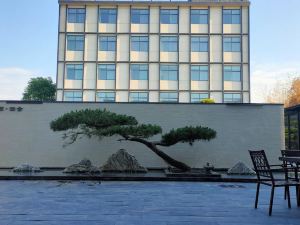 Yuantian Poshe Hotel (Huashan North Railway Station)