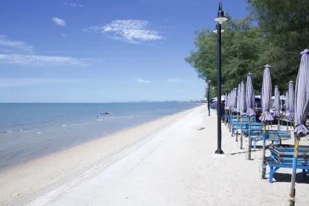 Golden Guesthouse by the Beach Cha Am