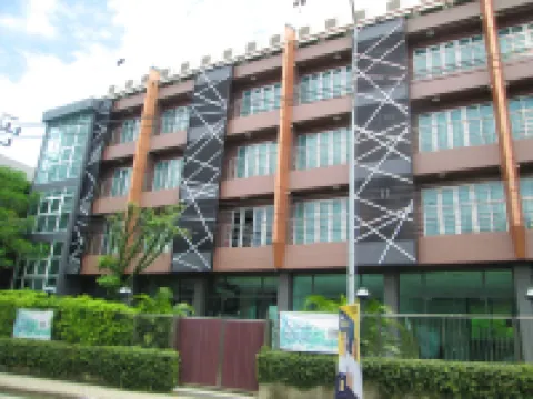 Nest n Rest Hotel Hotel berhampiran Chocolate Ville