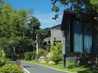 PEIYILODGE LINGFENG Hotels near Caribiland