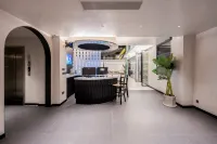 XCSW hotel & club