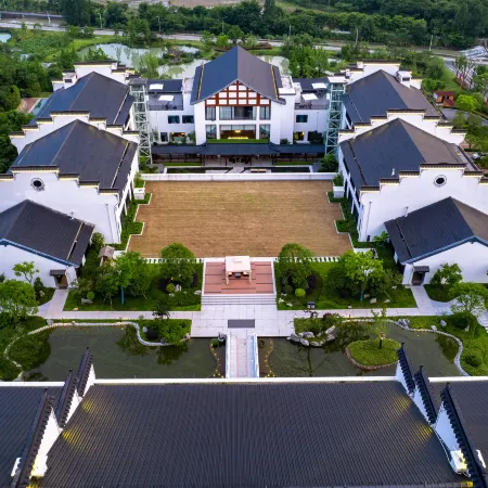 Pujiang Xiuliang Kanglv Luojiayuan Hot Spring Hotel