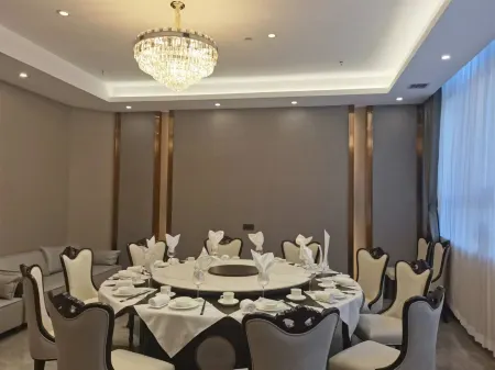 Baoqing Hotel Отели в г. Баоцин