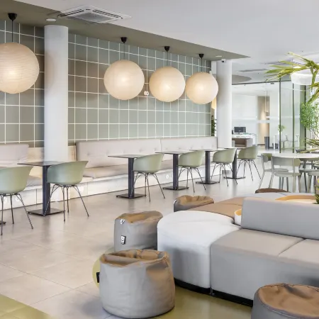 B&B HOTEL Lisboa Aeroporto Отели рядом с достопримечательностью «Оливайш»