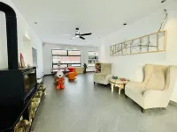 East16 Homestay