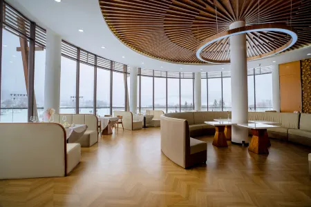 Aershan Deer Angle Bay Camp