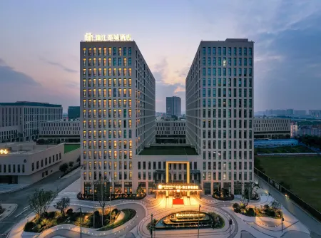 Tiegang Jinjiang Metropolo Hotel (Chengdu Qingbaijiang Railway Port Hotel) Отели рядом с достопримечательностью «Sichuan Construction Department Televison University Branch (Junior College)»