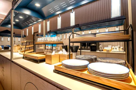 HanTing Hotel (Qianxi Station Jinjie Plaza)