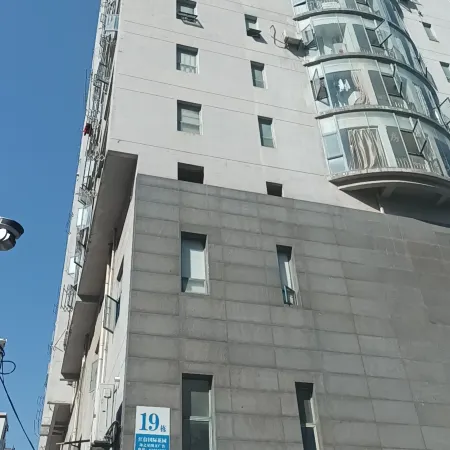Ideal Sanxun Homestay (Honggutan Qiushui Square)
