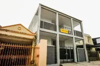 OYO 93304 Wisma la Oda Syariah Hôtels à : Maritengngae