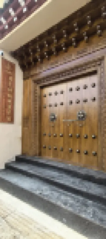 Lost Horizon Yueguang Qingcheng Scenic Homestay (Dukezong Ancient City) 독커종 꽃길 주변 호텔