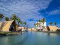 Yingge Treading on the Waves Boat House Homestay Hotels in Ledong