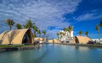 Yingge Treading on the Waves Boat House Homestay فنادق في له دونغ