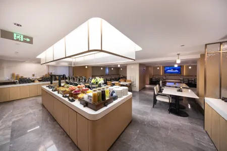 Atour Hotel, West Jiancai Road, Xiaomi Mobile Internet Industrial Park, Beijing Отели рядом с достопримечательностью «Beijing University of Posts and Telecommunications(Hongfu Campus)»