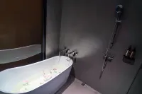 HOLAND GARDEN HOTEL - Badekar