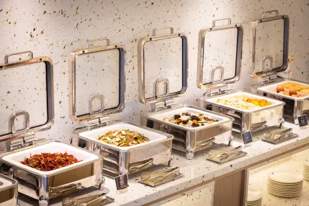 eLong Xicheng International Hotel (Beijing Dacheng Road Jinghui Plaza) Отели рядом с достопримечательностью «Jinan Garden»