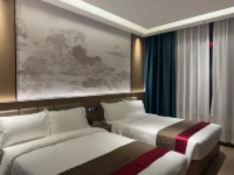 โรงแรมโฮลีแลนด์