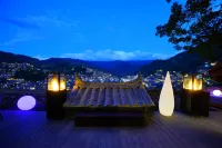 Cloud Retreat ·Summit Gallery Panoramic Homestay (Xijiang Miao Village Viewing Platform)